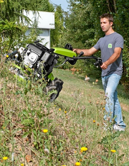 La coupe, même en condition de terrains extrêmement pentus et accidentés, n'a jamais été si facile!